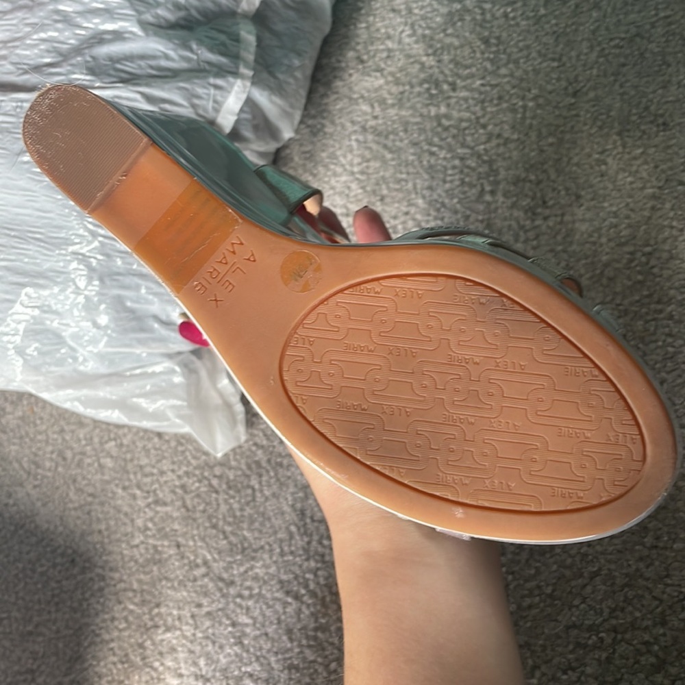 Wedges - Picture 6 of 7